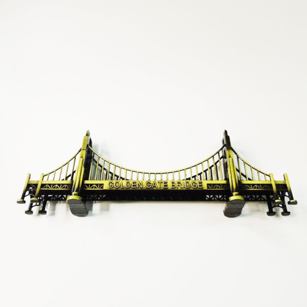 Goodsright Decor Glorious Golden Gate Bridge Miniature - Authentic Metal Souvenir Sculpture - Perfect Tabletop Decor & Toddlers Xmas Gift - Celebrating American Architectural Splendor
